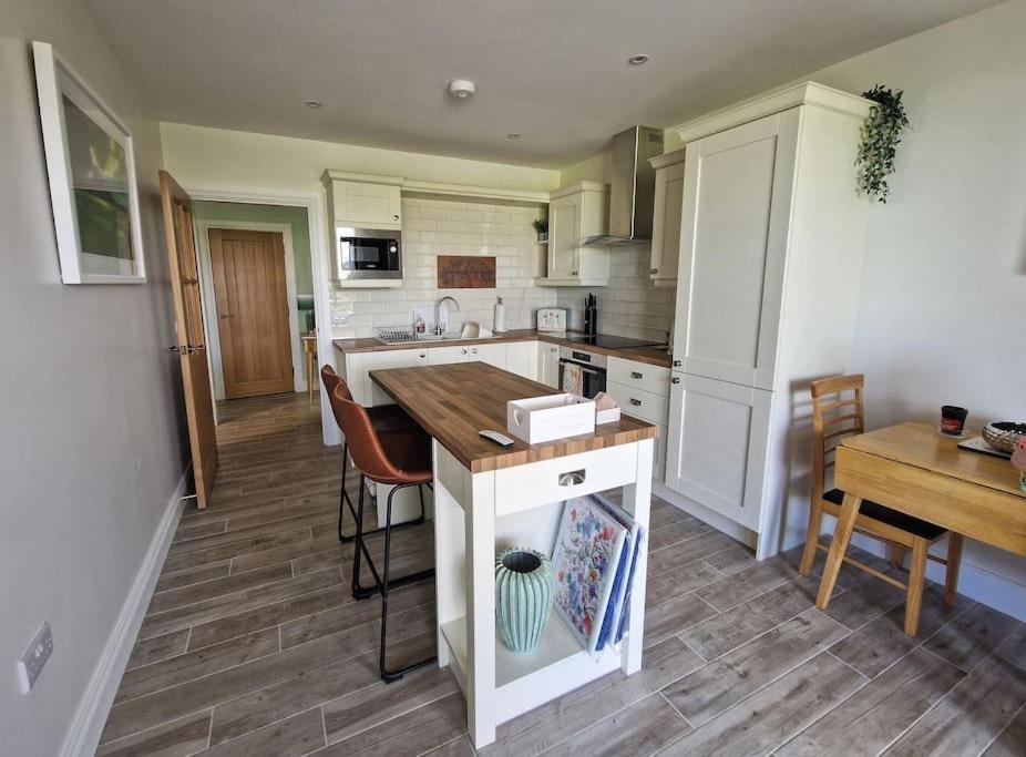 Gleann Ciuin Apartment Ballymartin Bagian luar foto